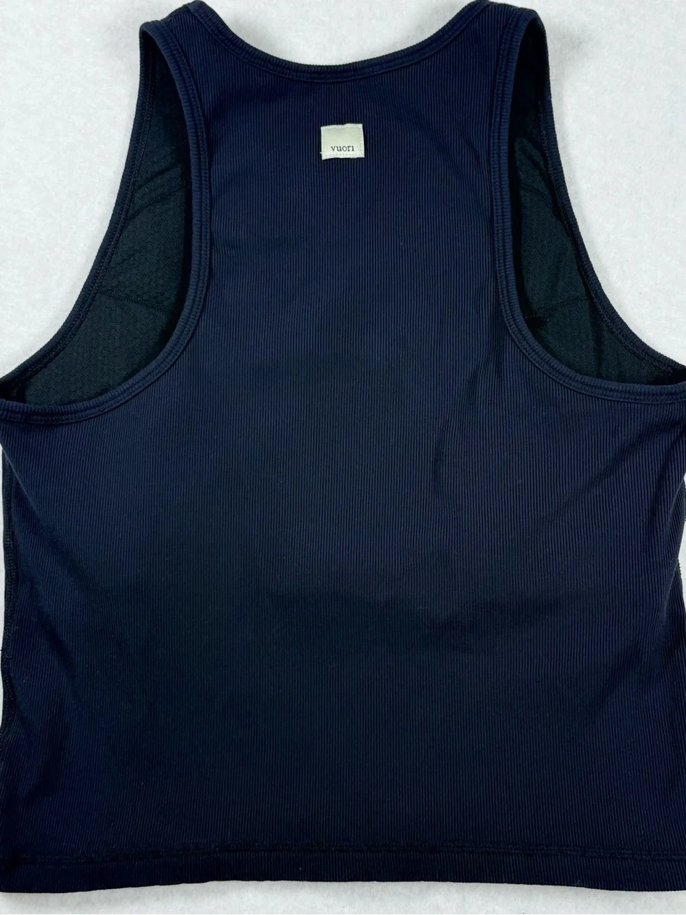 Vuori Ribbed Shelf Bra Tank Top Black Athleisure Medium - Picture 2 of 5